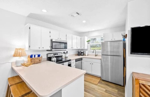 Seagrove Beach Condo | The Swanky Seagull 30A: STEPS to the BEACH!