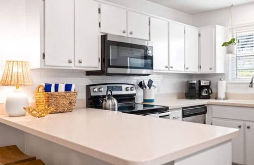 Seagrove Beach Condo | The Swanky Seagull 30A: STEPS to the BEACH!