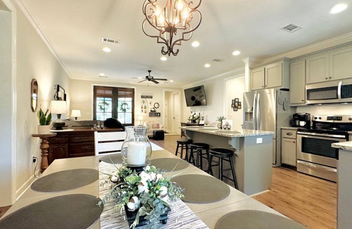 Oxford House | The Sweet Magnolia Discount for S. Carolina game!