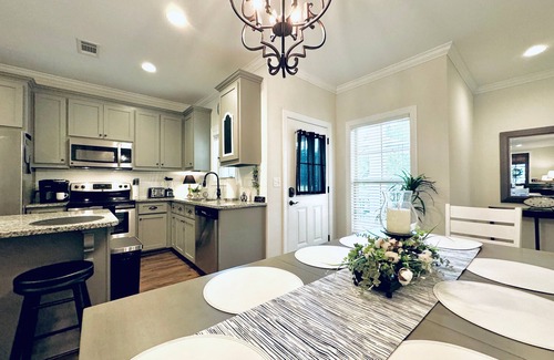 Oxford House | The Sweet Magnolia Discount for S. Carolina game!