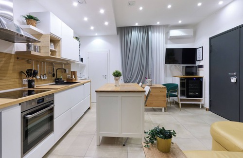 Torre del Greco Apartment | The Sweet Spot. your ideal spot! In the center of the Bay of Naples!