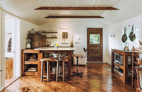 Bridport Cabin | The Tacklebox: Lakeside Treehouse with Sauna & Hot Tub