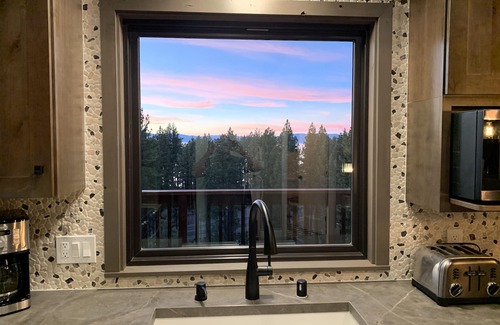 Zephyr Cove House | The Tahoe at Three Pines - 5 Min Walk to Lake!