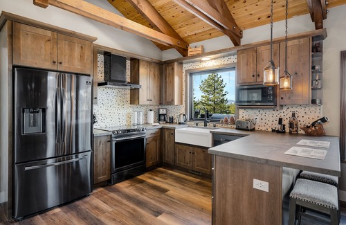 Zephyr Cove House | The Tahoe at Three Pines - 5 Min Walk to Lake!