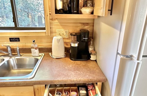 Heber Cabin | The Tamarack | Spa, Updated Décor, Pets allowed!