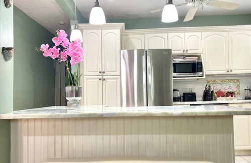 Northboro Park House | The Tango House with Jacuzzi & Gardennn