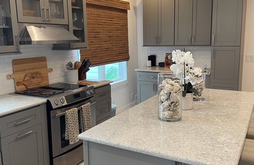 Historic Downtown Apalachicola House | The Tarpon Cottage near the bay.nRelaxing getaway!nSnowbirds special.