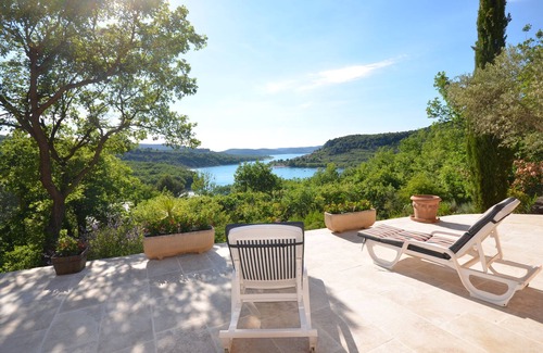 Bauduen Villa | THE TEMPLIERS OF THE LAKE