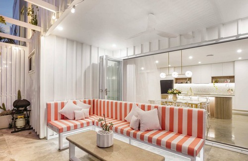 Palm Beach House | The Terrace Palm Beach