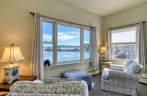 Stonington Hotel | The Timberwind - Inn on the Harbor
