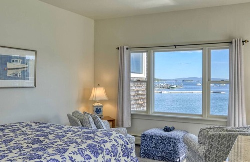Stonington Hotel | The Timberwind - Inn on the Harbor