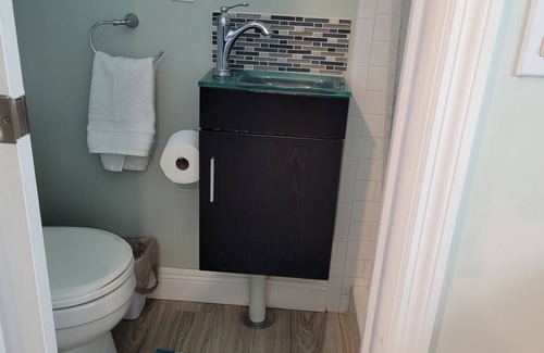 Jupiter Farms House | The Tiny Abode - 200 sq. ft. of private house offering all needed for your stay.