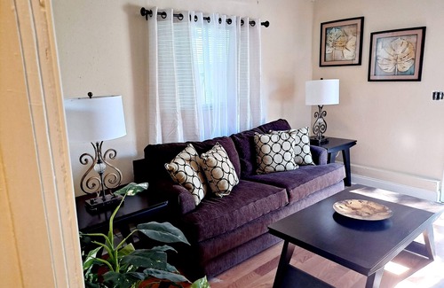 Sanford Cottage | The Tiny House Cottage @ Downtown Sanford