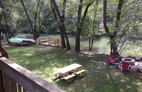 Mineral Bluff House | The Toccoa Riverside Cabin