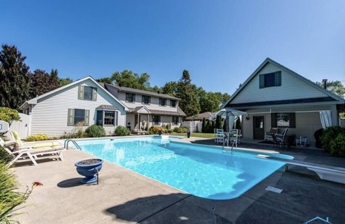 Bedford House | The Toledo Pool House!
