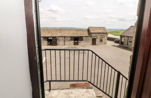 Over Haddon Cottage | THE TOM WRAGG SUITE, pet friendly, with a garden in Bakewell