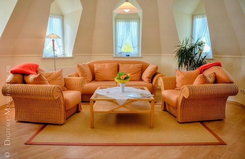 Busumer Deichhausen Apartment | The "tower room". Beautiful 1-room apartment in Büsumer Deichhausen