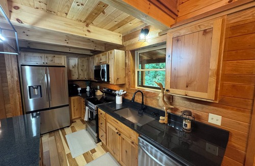 Laurelville Cabin | The Tradesman: Brand New, Custom Built Log Cabin in The Hocking Hills