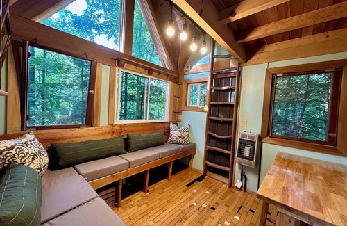 Stanton Hotel | The Tradewinds Treehouse: Family Friendly With A Hot Tub