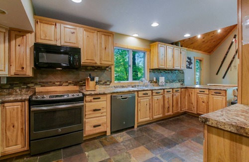 New Auburn Cabin | The Tree fort on Lower Long Lake