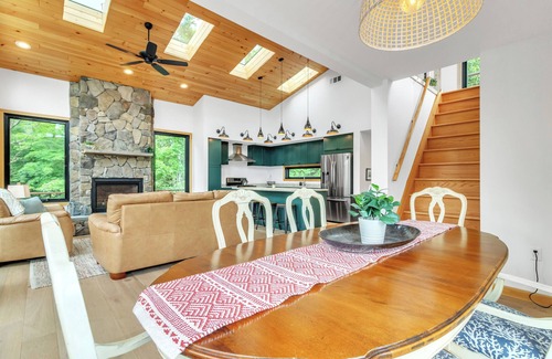 Putnam Station House | The Tree House on Lake George: Lakefront home with private dock!