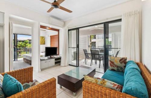 Trinity Beach Apartment | The Trinity Duo - Resort Comfort near Beach & Dining
