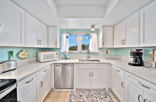 East Rocks House | The Turtle Nest: Charming Pool Home in East Rocks!