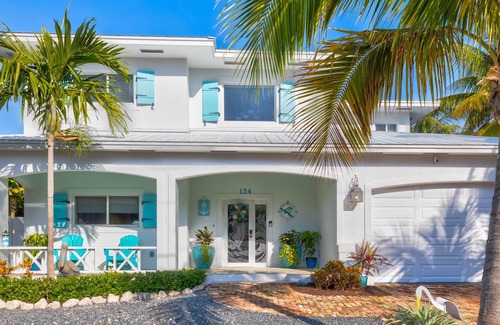 Venetian Shores House | The Turtle Nest | Pet Friendly! "Venetian Shores"