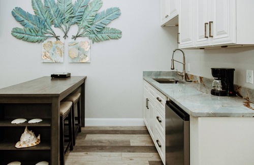 Steinhatchee House | The Twisted Fiddler -brand new home- sleeps 14 with optional boat slips