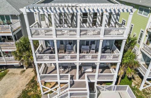 North Carolina Coast House | The Ultimate Beachfront Escape for Multi Generational Families