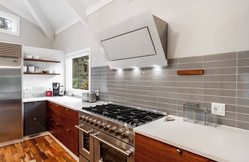 Milford House | The ultimate entertaining space complete with indoor pool for everyone to enjoy!