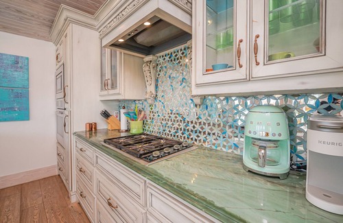 Key Allegro House | The Ultimate Luxury Getaway with Beautiful Canal Views and Fabulous Pool