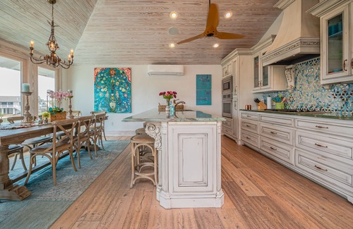 Key Allegro House | The Ultimate Luxury Getaway with Beautiful Canal Views and Fabulous Pool