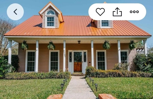 Mobile House | The University of South Alabama Poolside Getaway🇺🇲Veteran Owned ⚓️