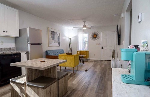 Fortson House | The Upscale Mid Century Modern Home