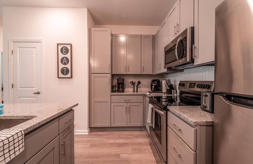Midlothian Apartment | The Uptown - Chic1BR apt in the heart of Midlothian!