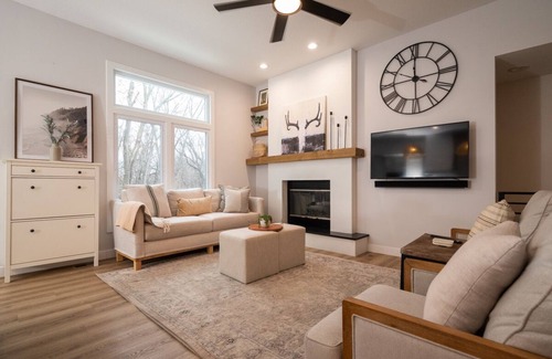 Topeka House | The Uptown Oasis. Kansas comfort.