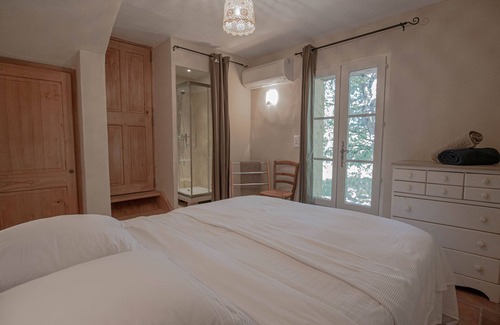 Saint-Martin-de-Castillon Other | The valley Canin