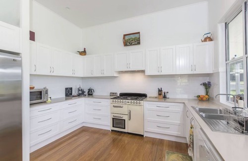 Middle Pocket Other | THE VALE, Luxury Farm Homestead & Animal Sanctuary Hot Tub, Fire Pit, Wood Oven