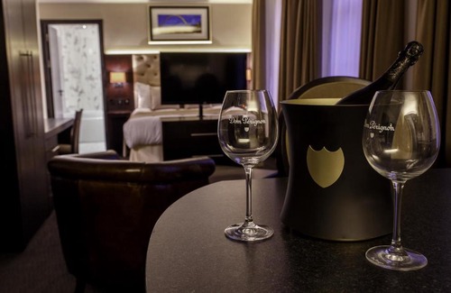 Newcastle-upon-Tyne Apartment | The Vermont ApartHotel