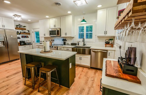Providence Forge House | The Vibe: 3BR- Wedding-Ready Retreat with King Comfort & Fire Pit on 10 acres