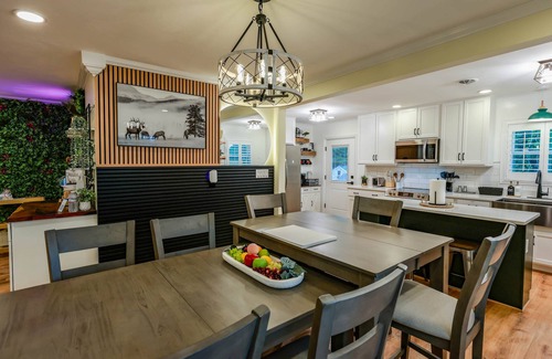 Providence Forge House | The Vibe: 3BR- Wedding-Ready Retreat with King Comfort & Fire Pit on 10 acres