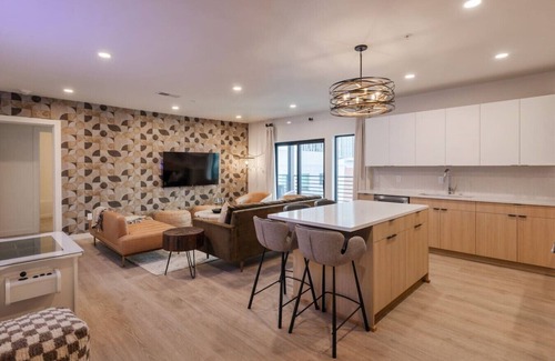 Downtown Nashville Apartment | The Vibe in Downtown Nashville/*Walk to Broadway!