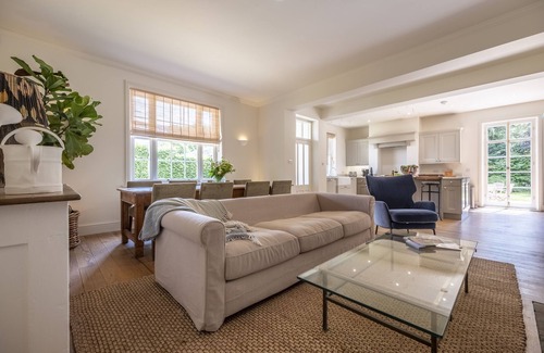 Great Limber Cottage | The Vicarage - a beautiful property sleeping 12 guests in 6 bedrooms