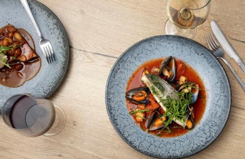 Bamburgh Hotel | The Victoria Hotel