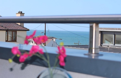 Rhosneigr Cottage | The View - A modern beach retreat for 8 guests on Anglesey