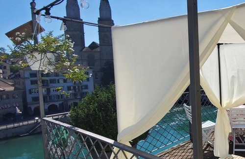 Hochschulen House | THE VIEW miracle penthouse riverside