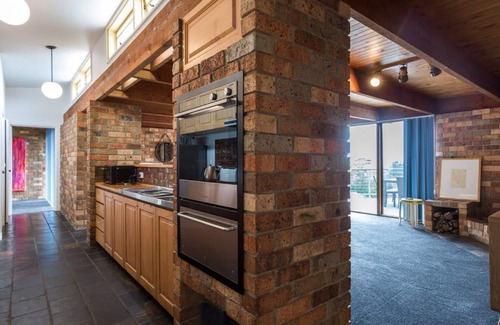 Rye House | The View - Pet friendly and only a short walk to the beach