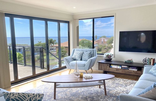 Tura Beach House | The Views - 4 Bedroom Home - Pet Friendly - 5+ Nights