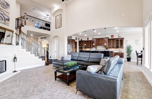 Helotes House | The Views are for Miles!